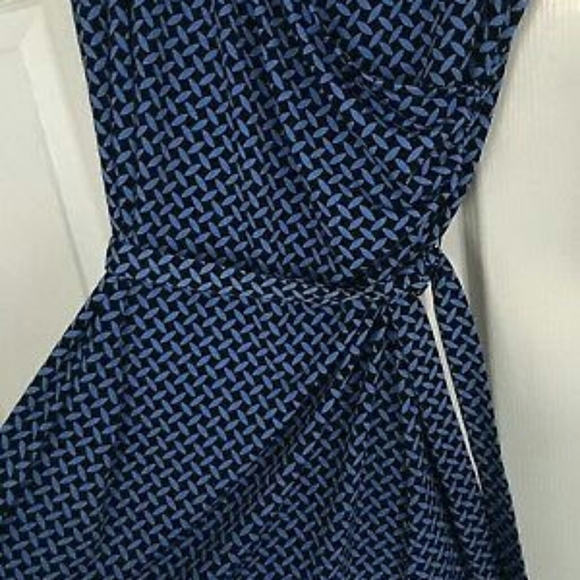 Wrap Dress With Belt - Picture 4 of 5